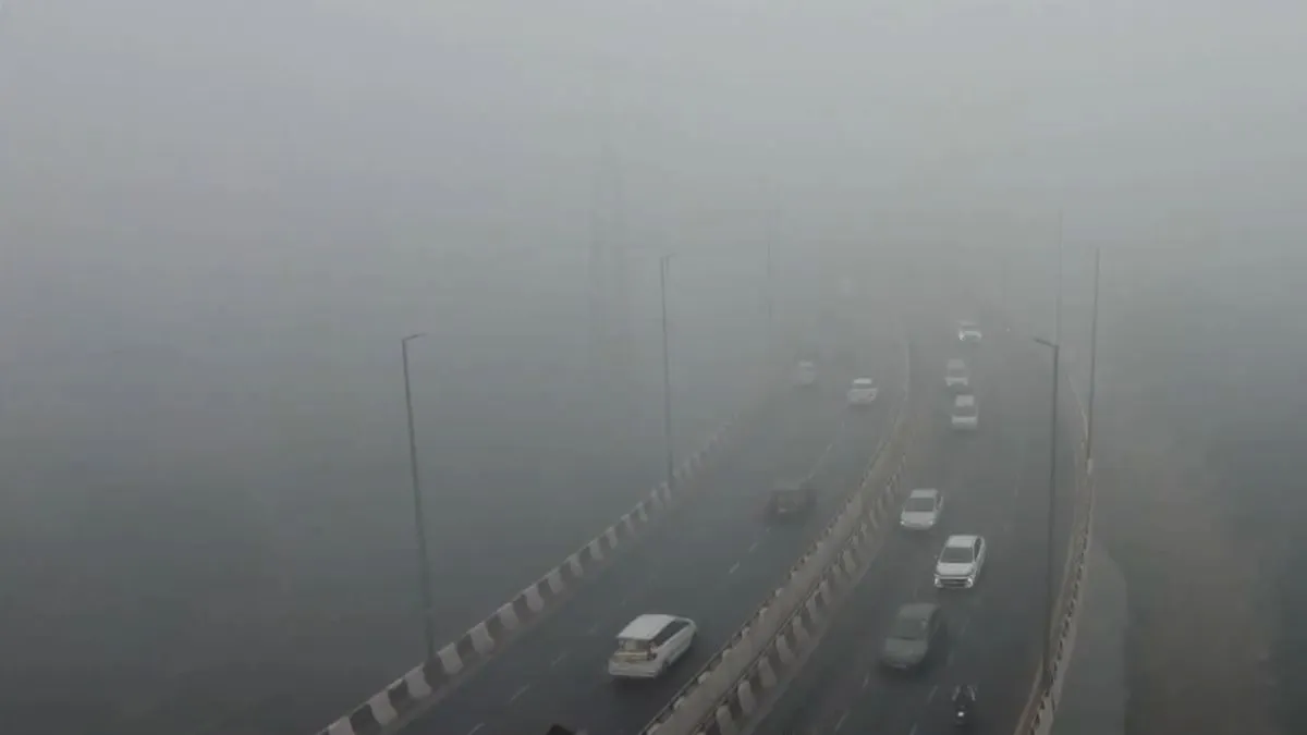 Delhi engulfed in dense smog as AQI reaches ‘severe’; low visibility disrupts flights and trains