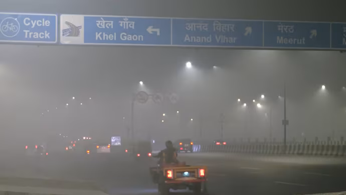 Delhi air quality slips towards ‘severe’ as smog chokes city; airport issues advisory