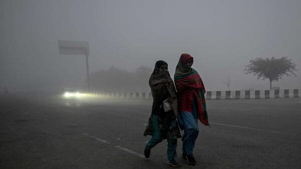 IMD Forecasts Cold Wave and Dense Fog in Delhi From Friday as AQI Remains in ‘Very Poor’ Category