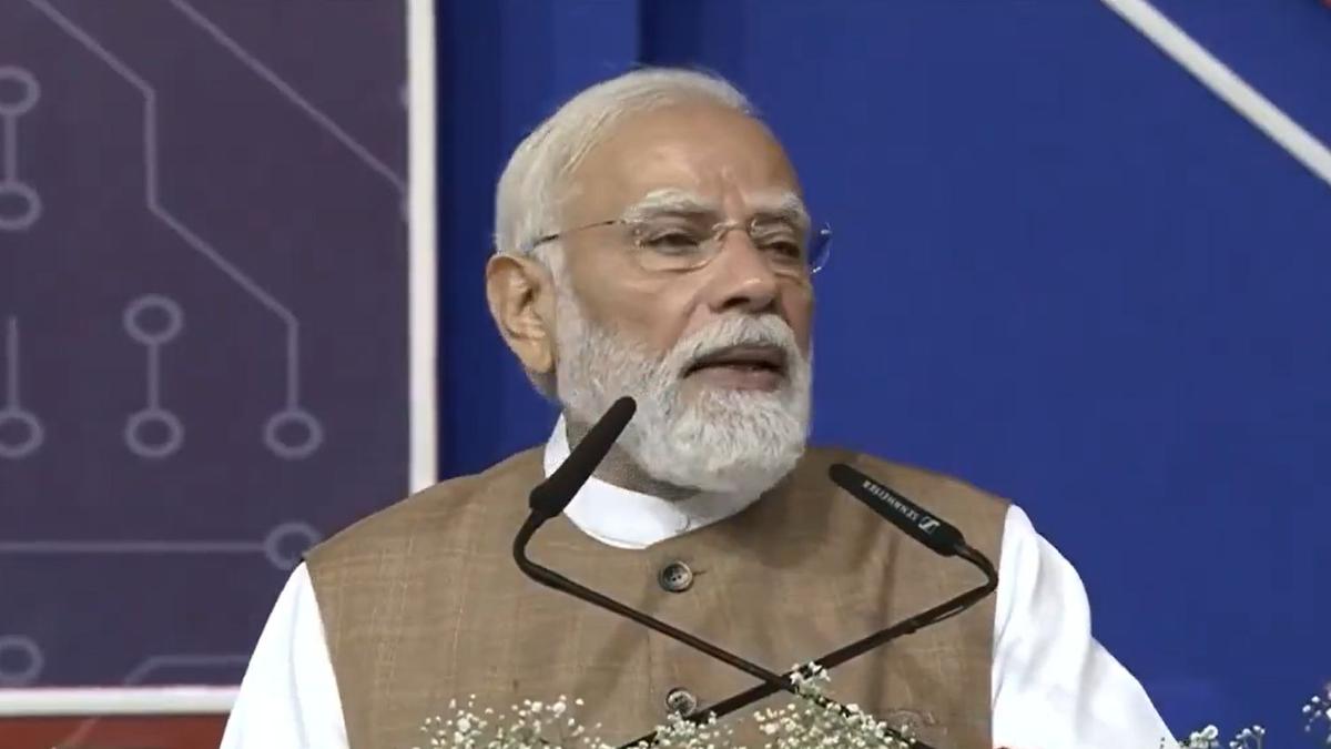 PM Modi Calls Sanand a Bridge to Silicon Valley as Gujarat Emerges in Global Semiconductor Race
