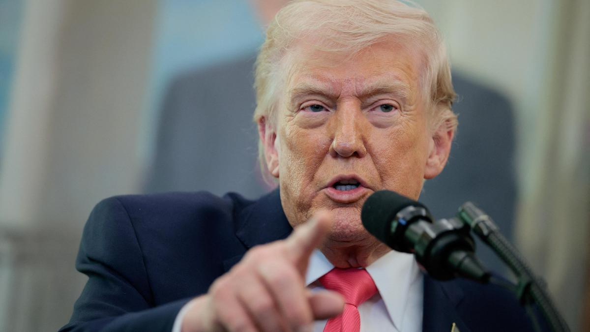 Trump Calls Iran Oil Move a “Big Present” as West Asia War Intensifies and Global Tensions Rise