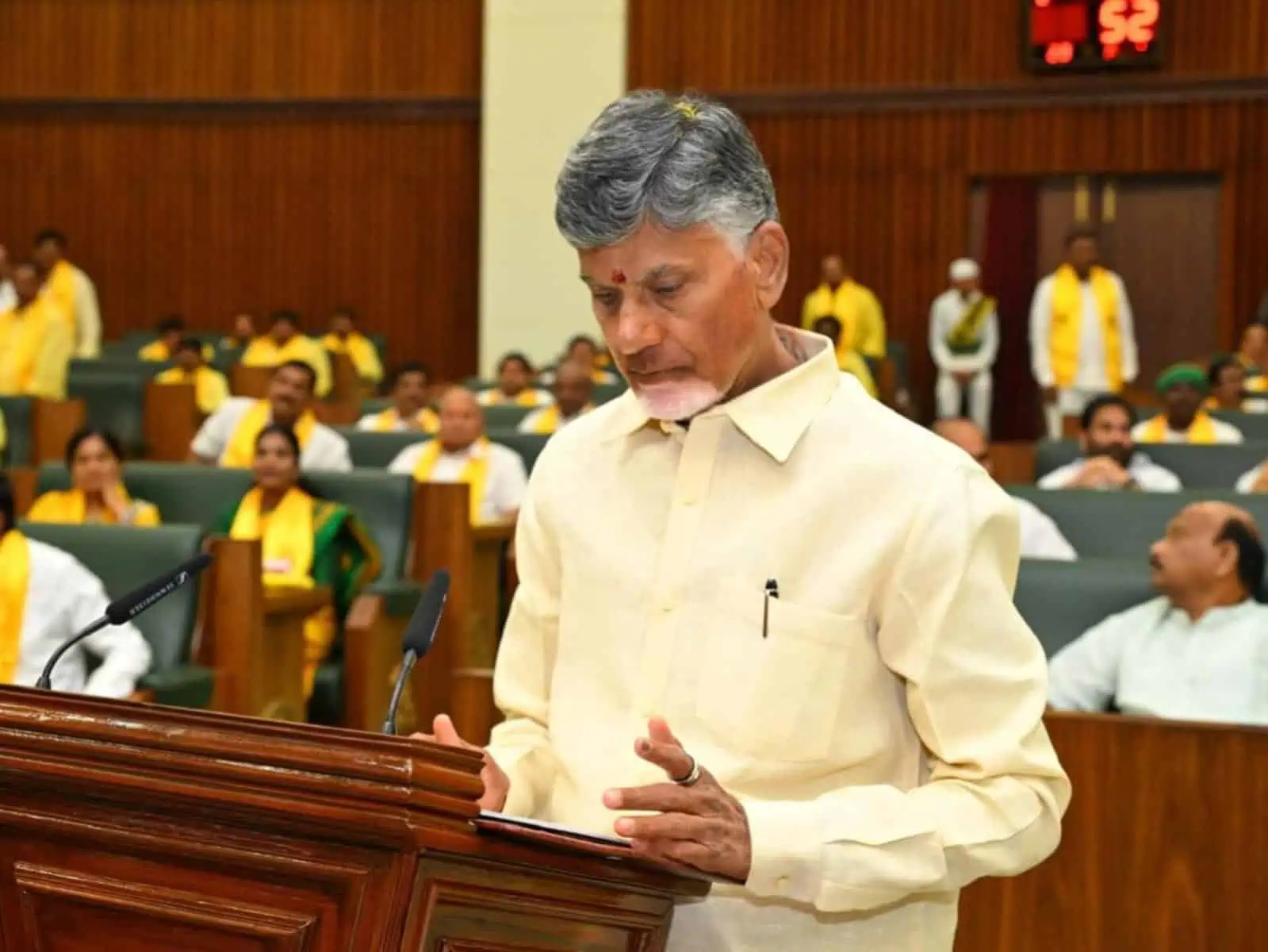Andhra Pradesh Moves to Notify Amaravati as Permanent Capital, Assembly Backs Historic Step