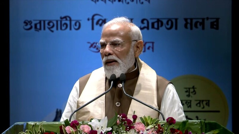 PM Modi Accuses Congress of Spreading Misinformation Amid Global Crisis, Cites Nehru’s Warning on War