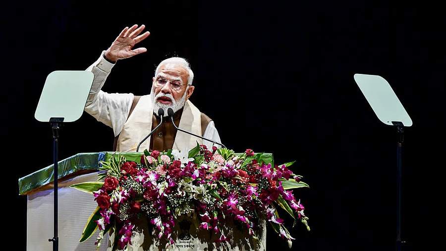 PM Modi Says Government Minimising Impact of Global Conflicts, Accuses Congress of Creating Panic