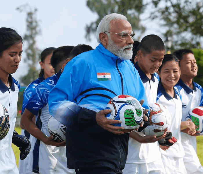 pm modi play football