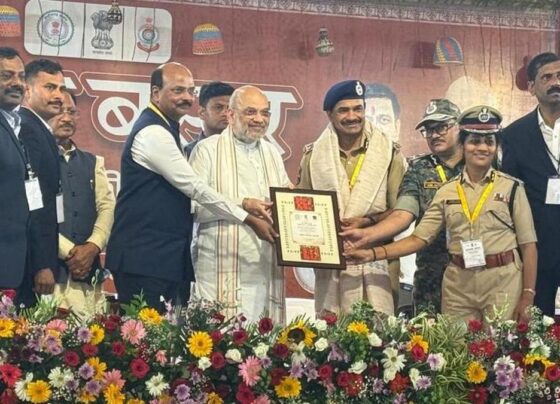 Amit shah honor police