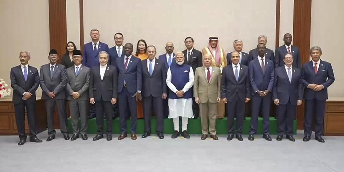 pm modi in brics meeting