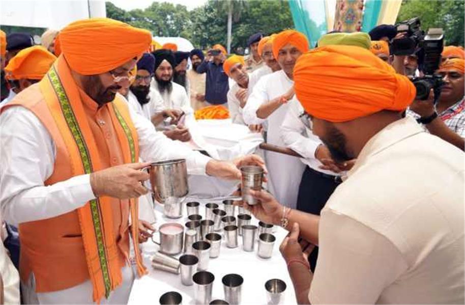 cm saini in gurudwara