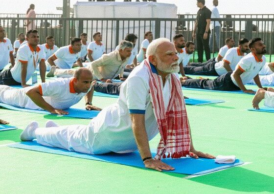 modi doing yoga