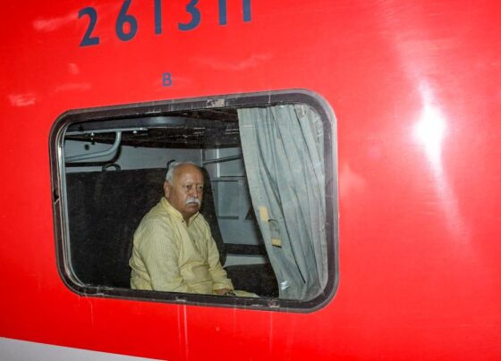 mohan bhagwat in train