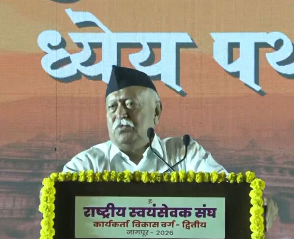 rss chief mohan bhagwat urges india to strengthen unity to lead the world