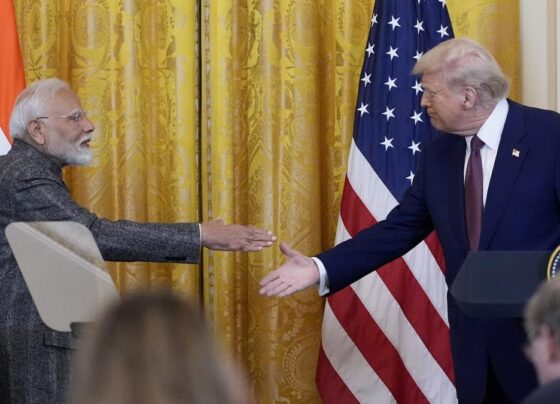 Trump Modi 29704