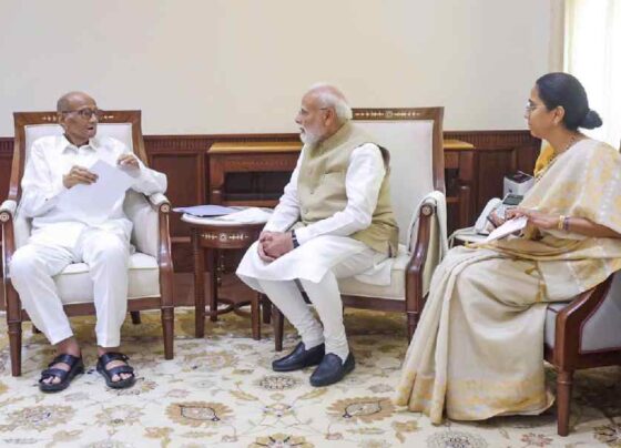 narendra modi with sharad pawar