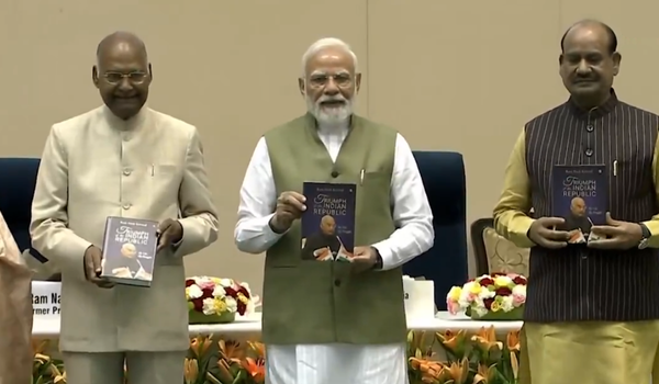 PM Modi Urges Youth to Read Autobiographies and Avoid the Shortcut Culture of Reels and Social Media