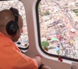 cm yogi welcomes kanwariya