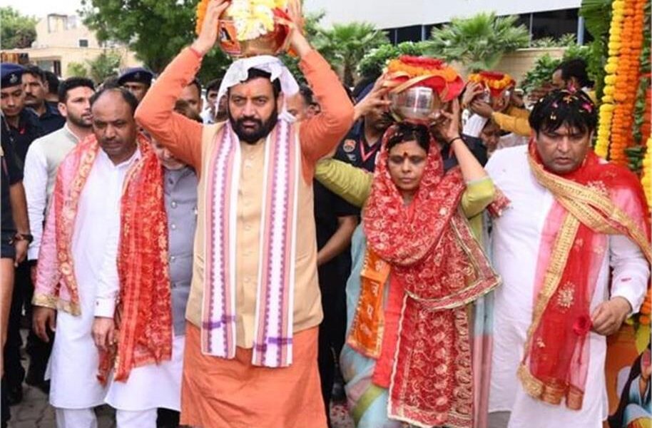 nayab saini in kalash yatra