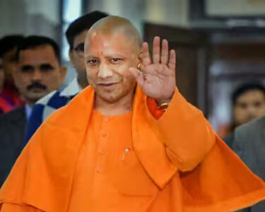 yogi adityanath gift for women