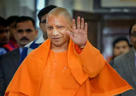 yogi adityanath gift for women
