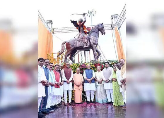 yogi adityanath to clean gomti river