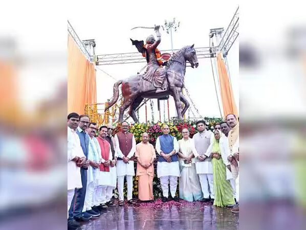 yogi adityanath to clean gomti river