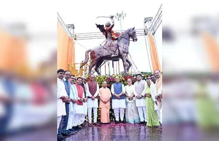 yogi adityanath to clean gomti river