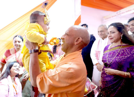 yogi adityanath in mathura