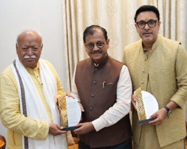 mohan bhagwat with prahaar team