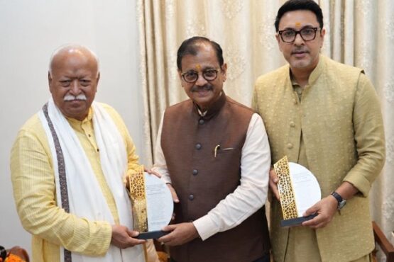 mohan bhagwat with prahaar team