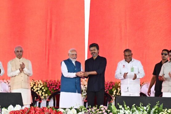 narendra modi with vijay
