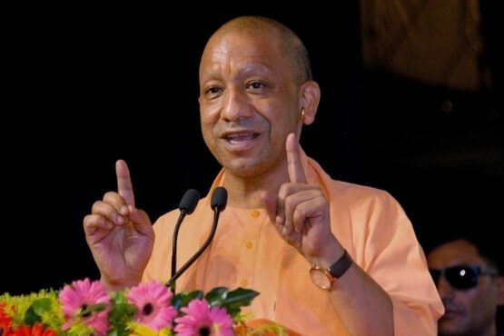 yogi adityanath to give student scholarship