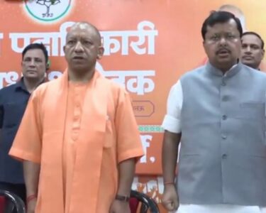 yogi adityanath with nitin nabin